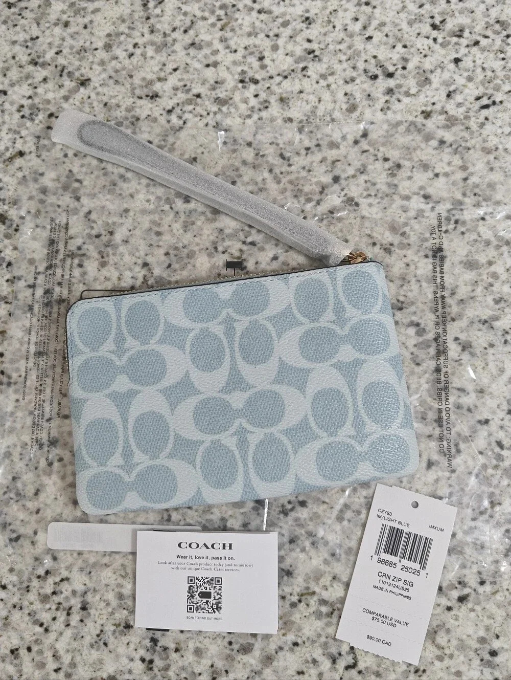 Coach Corner Zip Wristlet In Signature Canvas (Light blue)